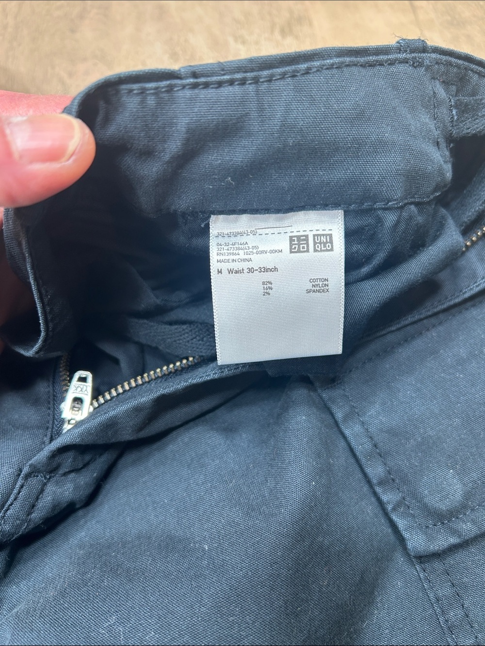 Uniqlo Men's Cargo Pants in Navy Blue Medium - Picture 2 of 10